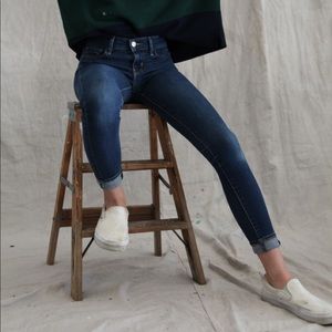 Levi’s 710 skinny denim jeans size 24